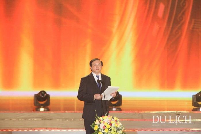 Thứ trưởng Bộ VHTTDL Tạ Quang Đông phát biểu đề dẫn